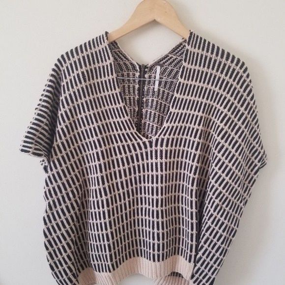 Free People Something Special Poncho - Picture 5 of 16